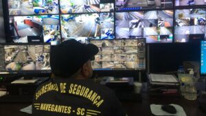 Câmeras são instaladas nas ruas de Navegantes