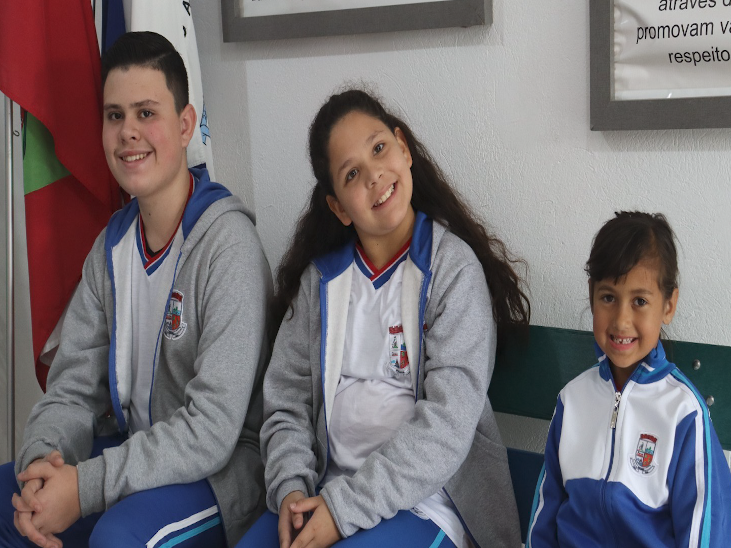 Penha: Alunos da Rede Municipal recebem uniformes de inverno