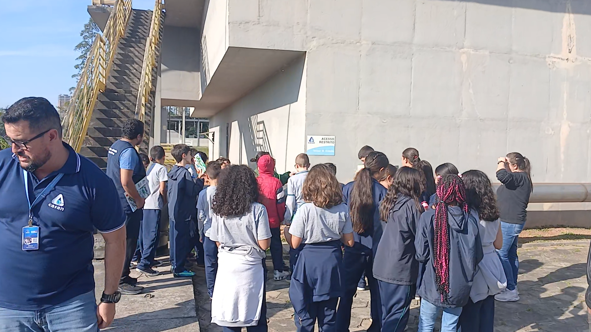 Alunos do CIEF de Balneário Piçarras participam de projeto socioambiental da casan